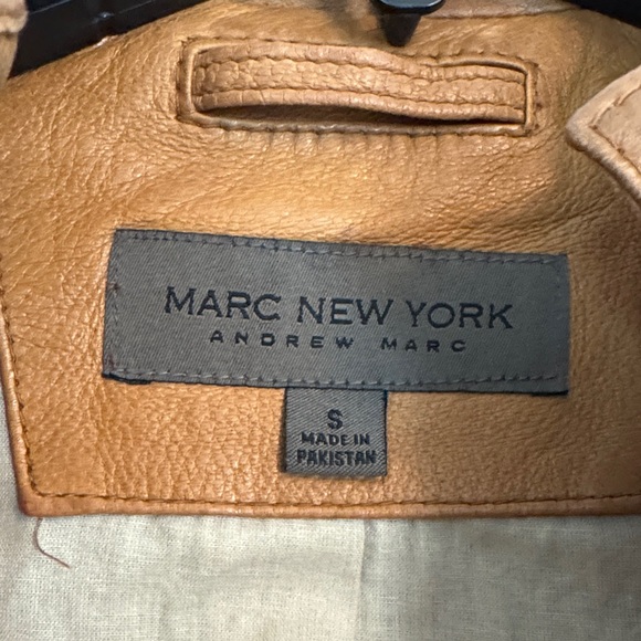 Elegant Brown Leather Jacket for Women - Picture 3 of 5